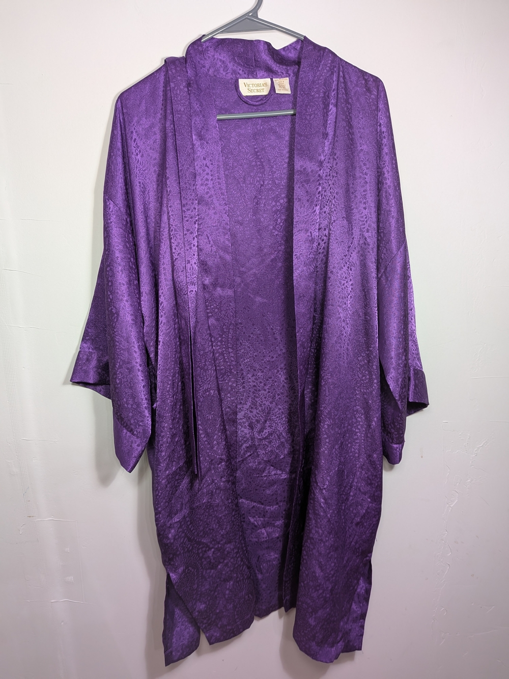 Vintage Victoria's Secret Gold Label Purple Satin Paisley Robe One Size